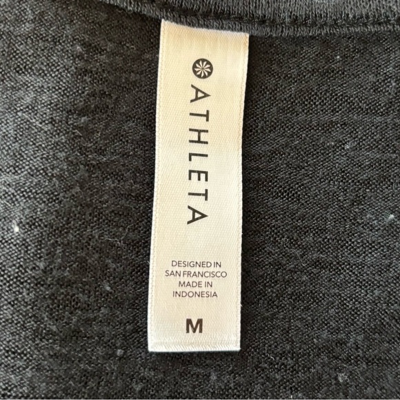 ATHLETA 🖤 Breezy Scoop VNeck Tee - Picture 5 of 10